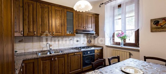 5 bedrooms House in Lucca, Italy No. 42656 25