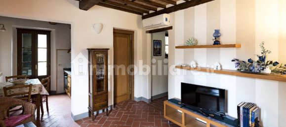 5 bedrooms House in Lucca, Italy No. 42656 16