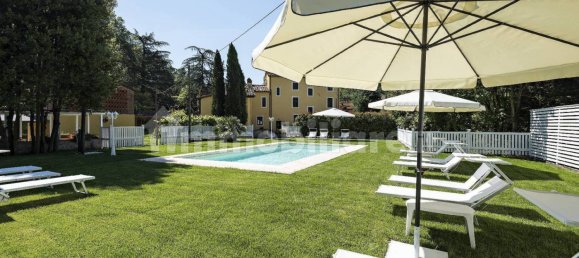 5 bedrooms House in Lucca, Italy No. 42656 39