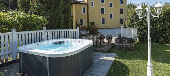 5 bedrooms House in Lucca, Italy No. 42656 35