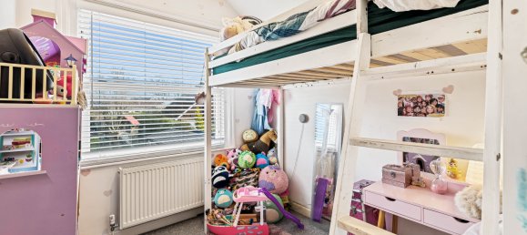 3 bedrooms House in Redhill, United Kingdom No. 987 14