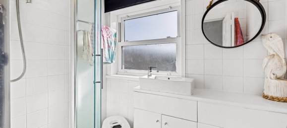 3 bedrooms House in Redhill, United Kingdom No. 987 15