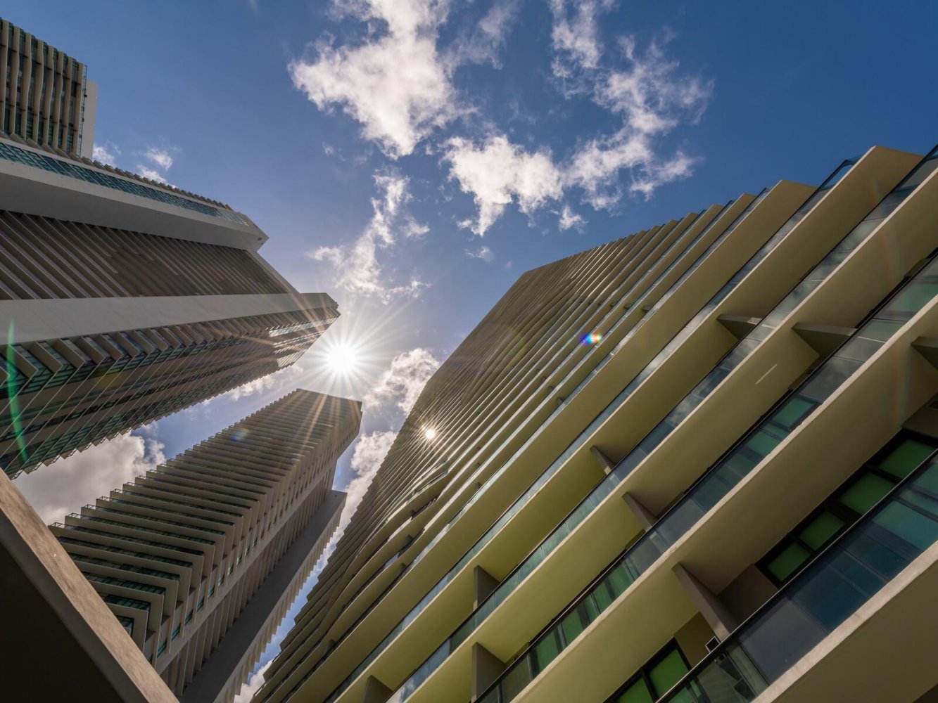 3 chambres propriété commerciale à louer à Miami, Miami-Dade, Florida, USA № 613815
