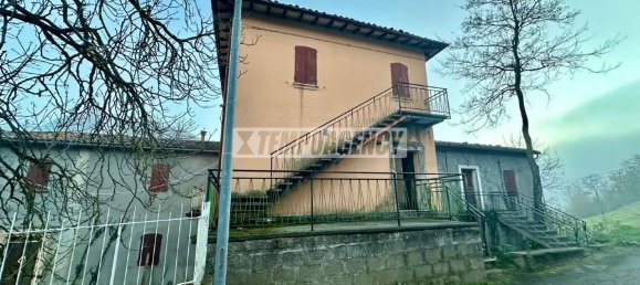 2 Schlafzimmer Haus in Montese, Italy, Nr. 144831 13