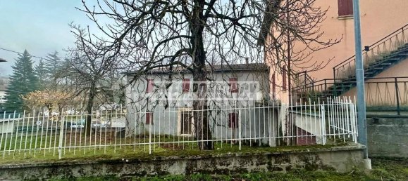 2 Schlafzimmer Haus in Montese, Italy, Nr. 144831 9