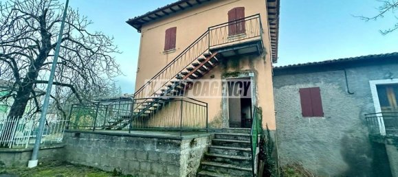 2 Schlafzimmer Haus in Montese, Italy, Nr. 144831 15