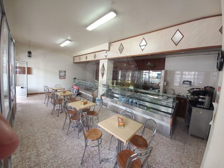 130m² Commercial property in Ourem, Portugal No. 76103