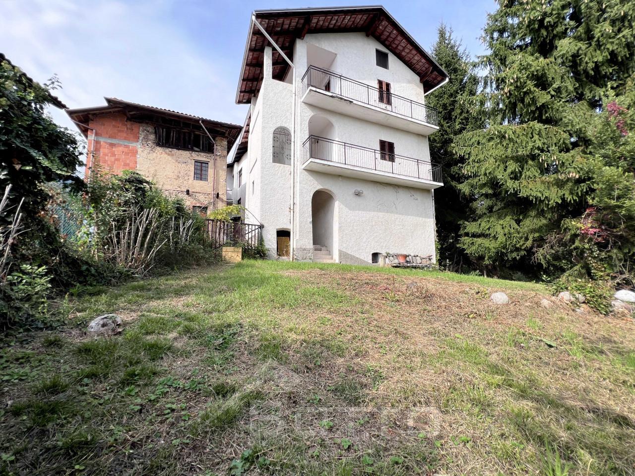 4 rooms House in Ailoche, Italy No. 238317