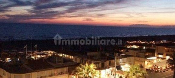 6 Schlafzimmer Villa in Viareggio, Italy, Nr. 16065 16