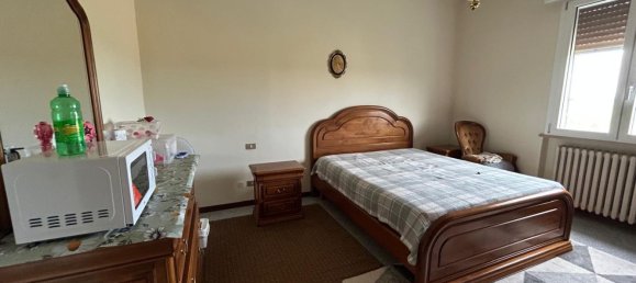 8 غرف نوم منزل في Parma, Italy رقم 371281 36