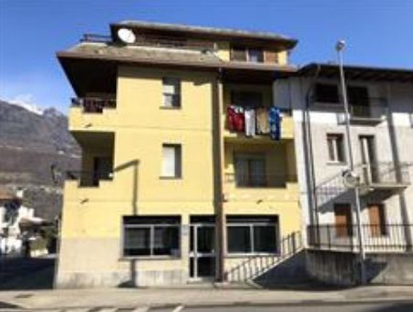  مكتب في Cosio Valtellino, Italy 85متر مربع رقم 260390