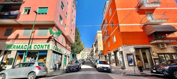 2 bedrooms Apartment in Naples, Italy No. 76375 2