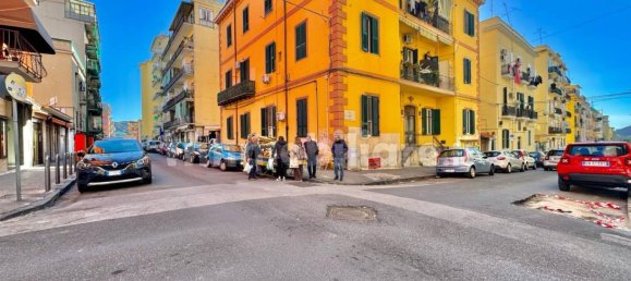 2 bedrooms Apartment in Naples, Italy No. 76375 5