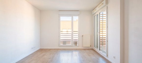 Apartamento de 2 dormitorios en Bezons, France No. 136866 5