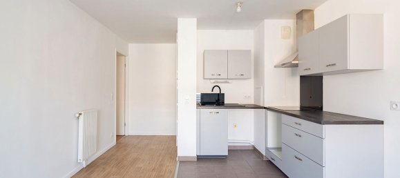 Apartamento de 2 dormitorios en Bezons, France No. 136866 3