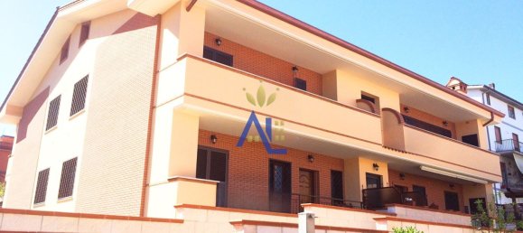 4 bedrooms Apartment in Rome, Italy No. 321611 30