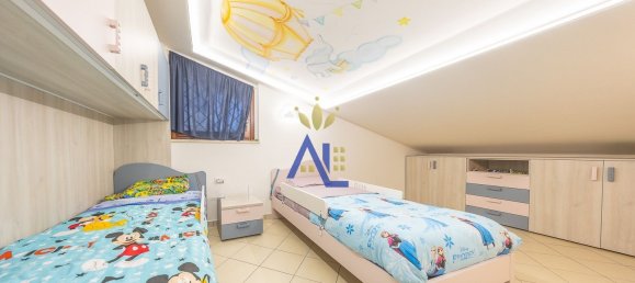 4 bedrooms Apartment in Rome, Italy No. 321611 17