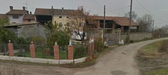 6 rooms House in Mezzana Bigli, Italy No. 64282 5