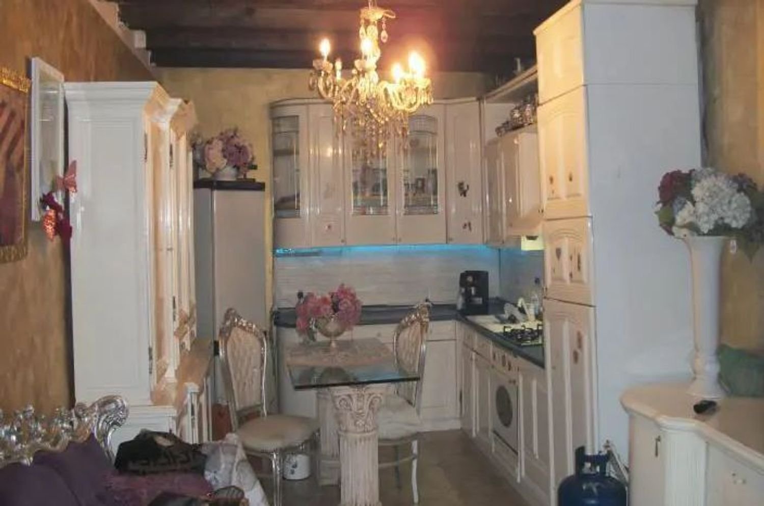 6 rooms House in Mezzana Bigli, Italy No. 64282