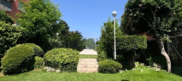 Apartamento de 3 dormitorios en Boadilla del Monte, Spain No. 180893 3