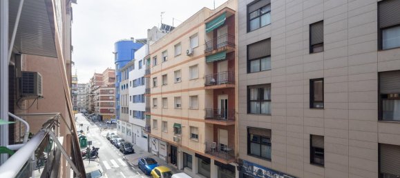 4 bedrooms Apartment in Granada, Spain No. 105669 27