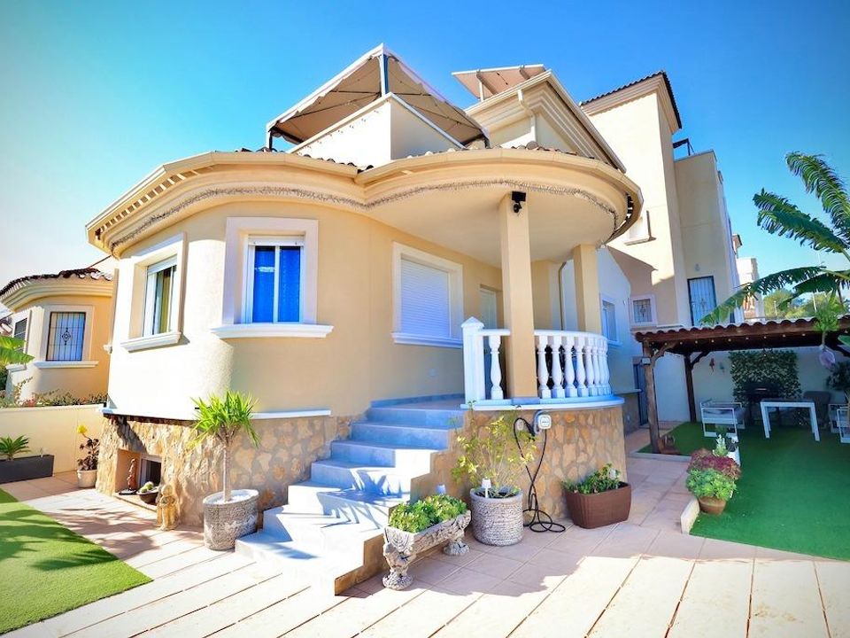 4 bedrooms House in San Miguel de Salinas, Spain No. 176516