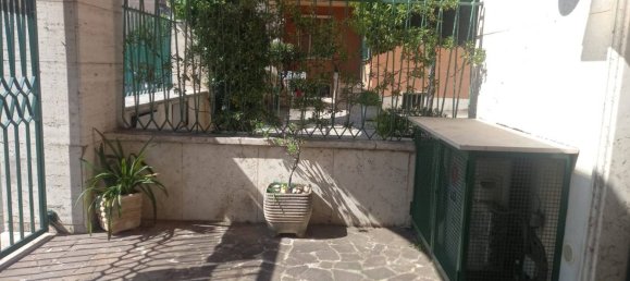 2 bedrooms Apartment in Rome, Italy No. 70128 17