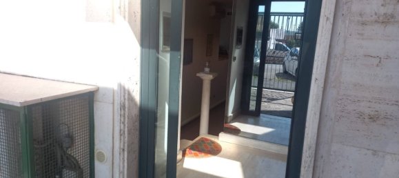 2 bedrooms Apartment in Rome, Italy No. 70128 2