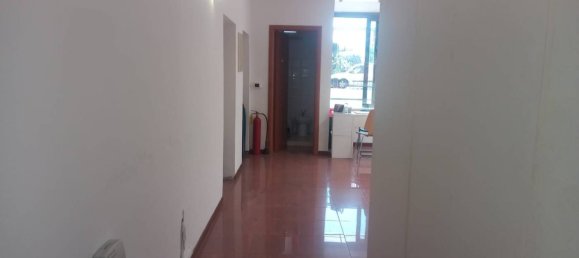 2 bedrooms Apartment in Rome, Italy No. 70128 5