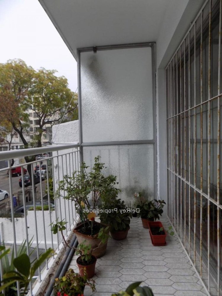 3 bedrooms Apartment in Montevideo, Uruguay No. 8241