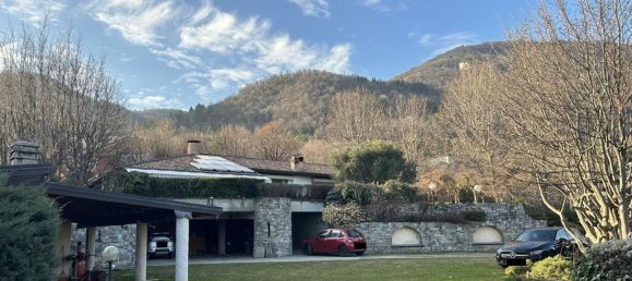 2-salle Villa à Erba, Italy No. 3265 2