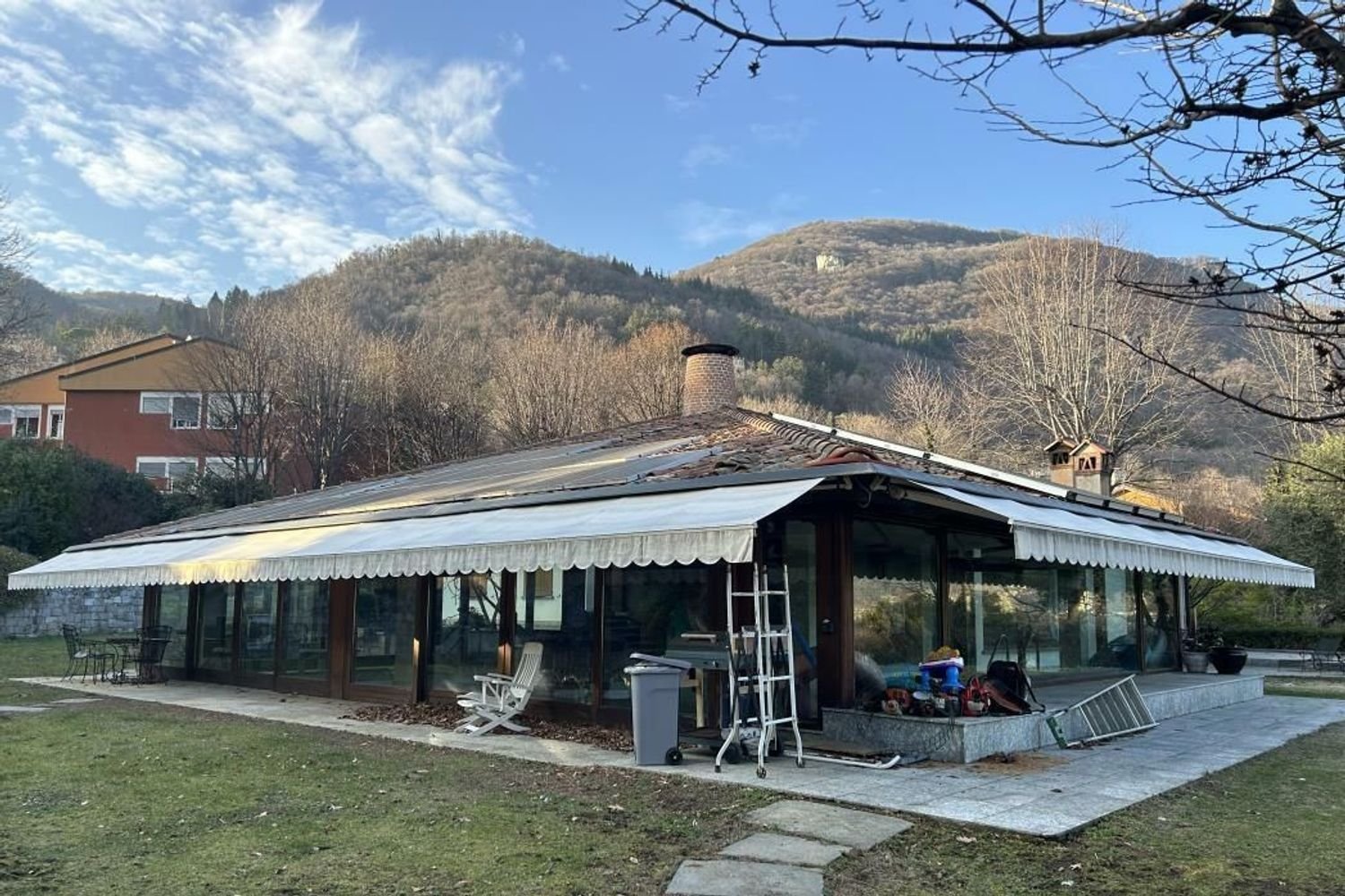 2-salle Villa à Erba, Italy No. 3265