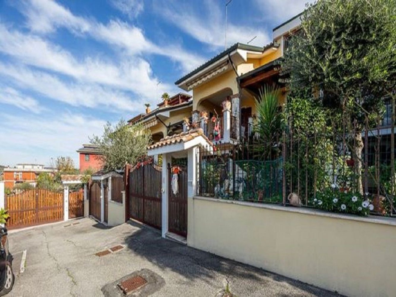 6 rooms Villa in Guidonia Montecelio, Italy No. 298422