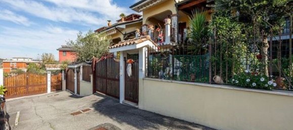 6 rooms Villa in Guidonia Montecelio, Italy No. 298422 2