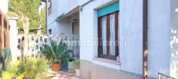 3 bedrooms House in Carrara, Italy No. 45684 7