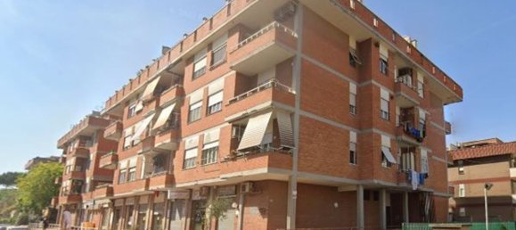 3 rooms Apartment in Pomezia, Italy No. 191008 13
