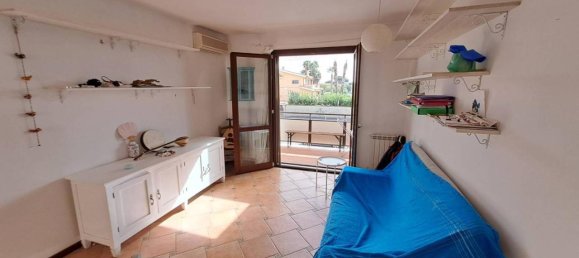 2 rooms Apartment in Rome, Italy No. 28679 2