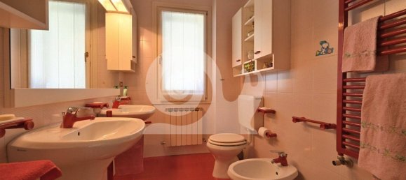 3 bedrooms Villa in Udine, Italy No. 172524 16
