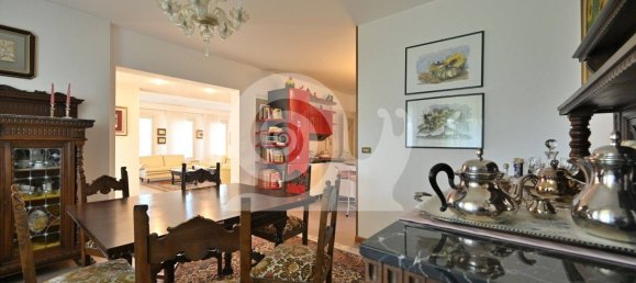 3 bedrooms Villa in Udine, Italy No. 172524 2