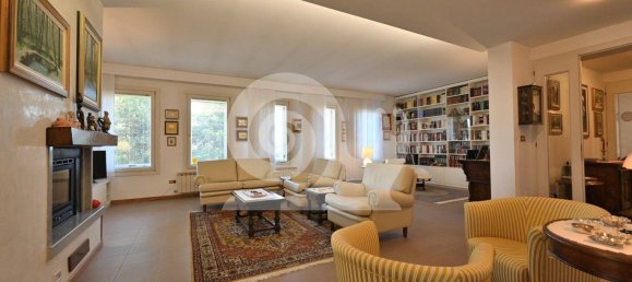 3 bedrooms Villa in Udine, Italy No. 172524 10