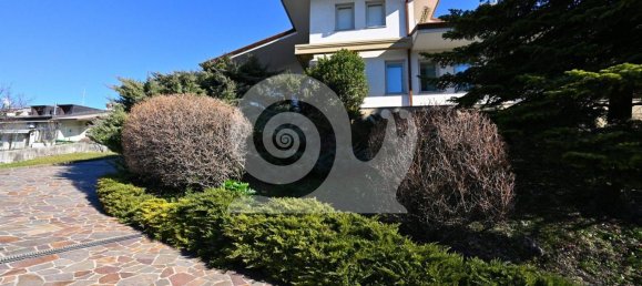 3 bedrooms Villa in Udine, Italy No. 172524 21