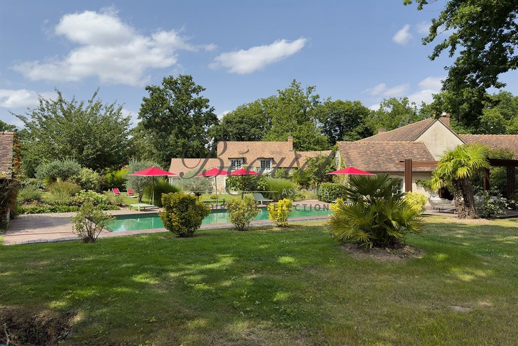 4 غرف نوم فيلا في Montfort-l'Amaury, France رقم 346388