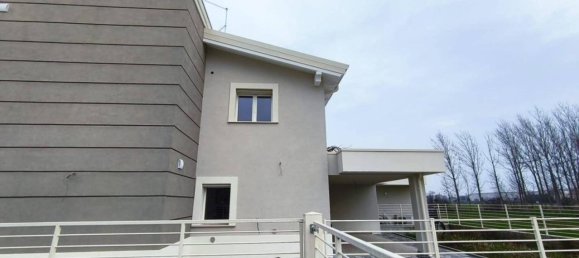 Вилла с 6 комнатами в Карпенедоло, Италия № 29688 9