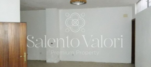 113m² Commercial property in Parabita, Italy No. 165271 16