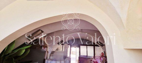 113m² Commercial property in Parabita, Italy No. 165271 4