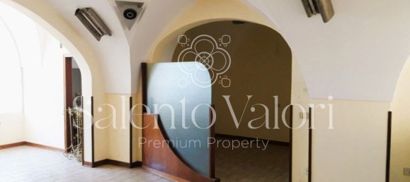 113m² Commercial property in Parabita, Italy No. 165271 2