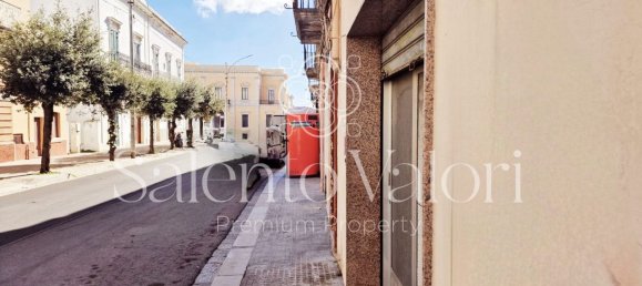 113m² Commercial property in Parabita, Italy No. 165271 10