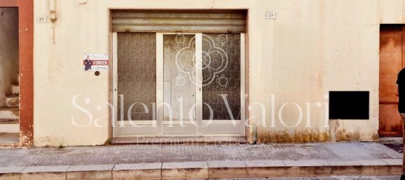 113m² Commercial property in Parabita, Italy No. 165271 12