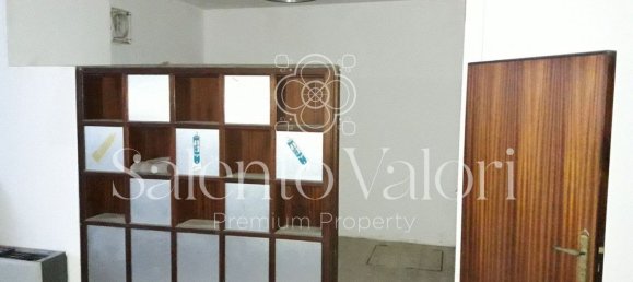 113m² Commercial property in Parabita, Italy No. 165271 19
