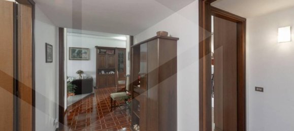 Apartamento de 3 divisões em Monza, Italy N.º 33362 24